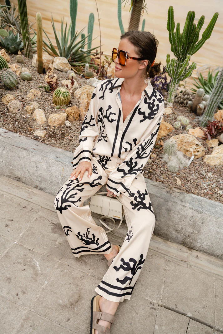 European and American printed color blocked satin vacation loose and casual two-piece set